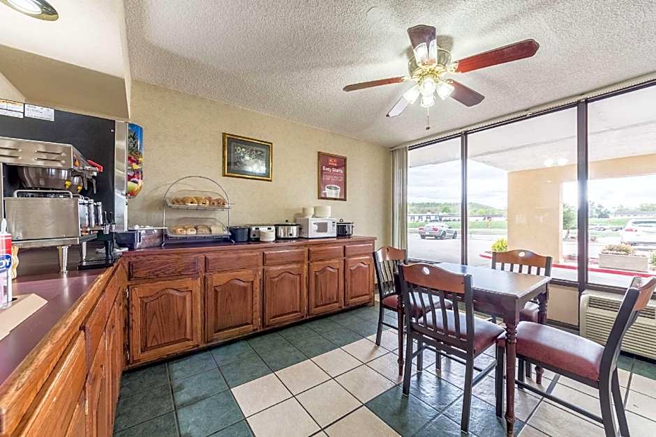 Quality Inn Fayetteville – Fayetteville, AR