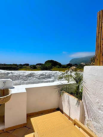 Deluxe Double Room with Balcony and Sea View