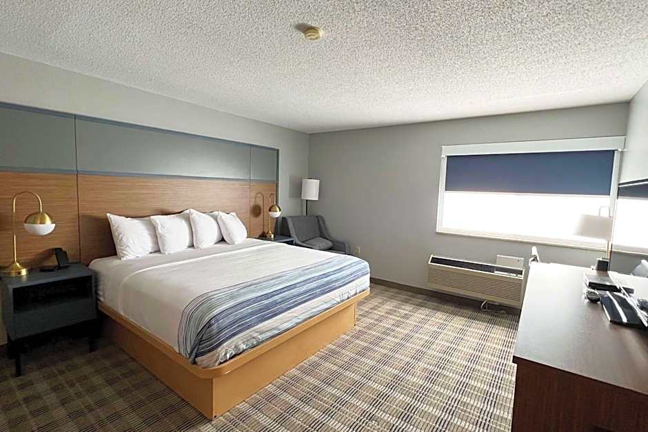 AmericInn by Wyndham Marshfield