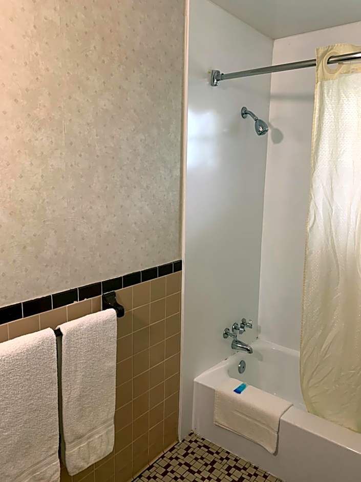 Budget Lodge Newton Falls