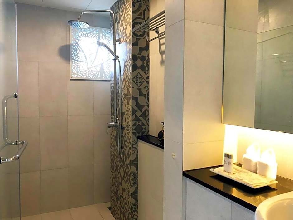 The Green View Hotel