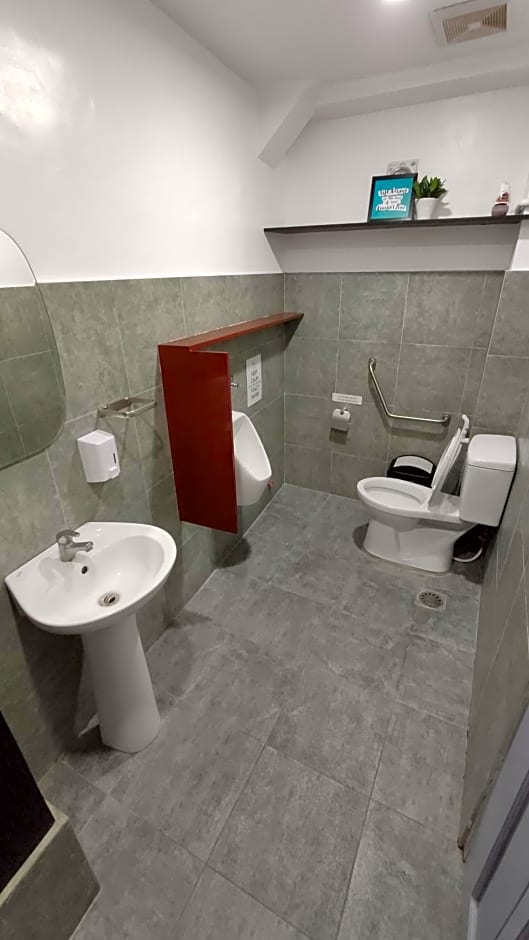 Nomad's Hub - Best Value Co-living Hostel