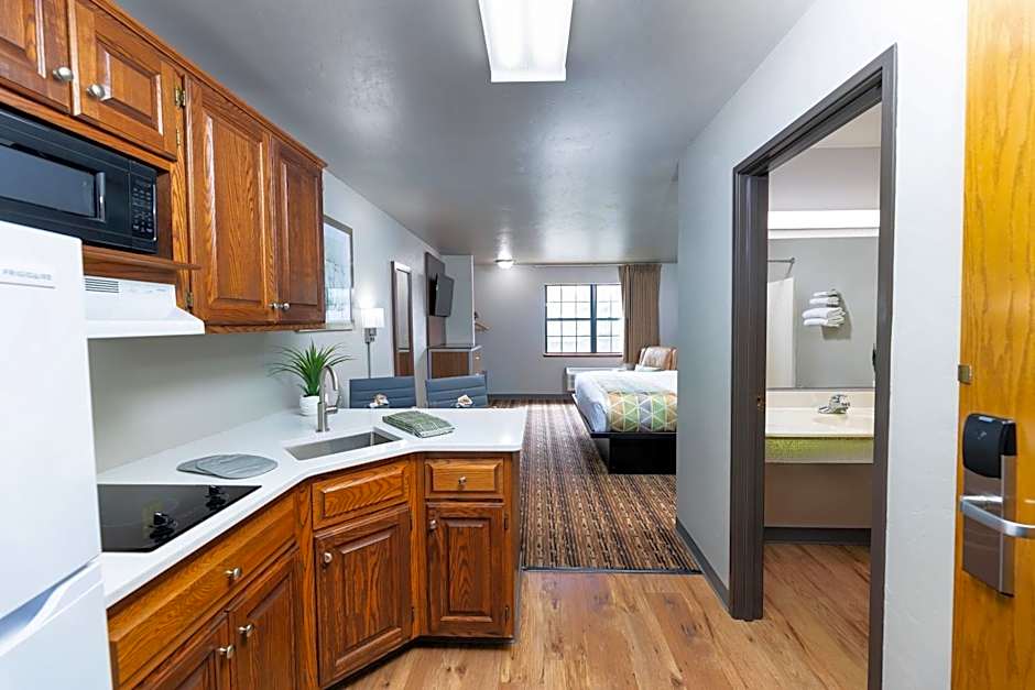 Extended Stay Airport