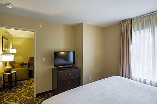 MainStay Suites Fargo