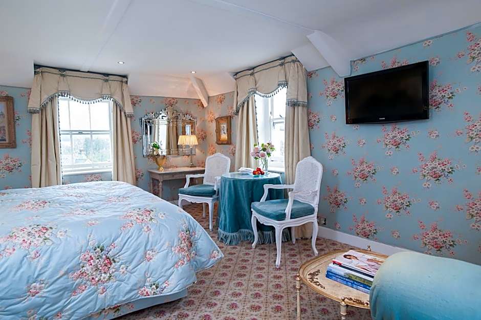 Summer Lodge Country House Hotel