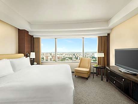 Plaza Suite with Horizon Club Lounge Access