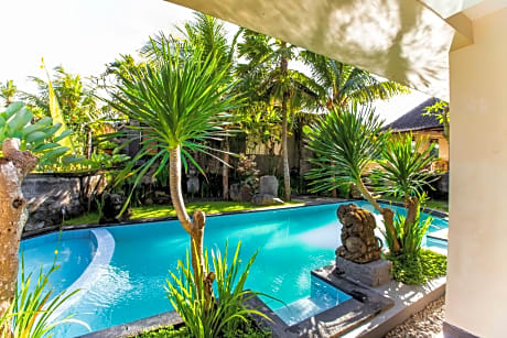 Deluxe Double Room with Pool View