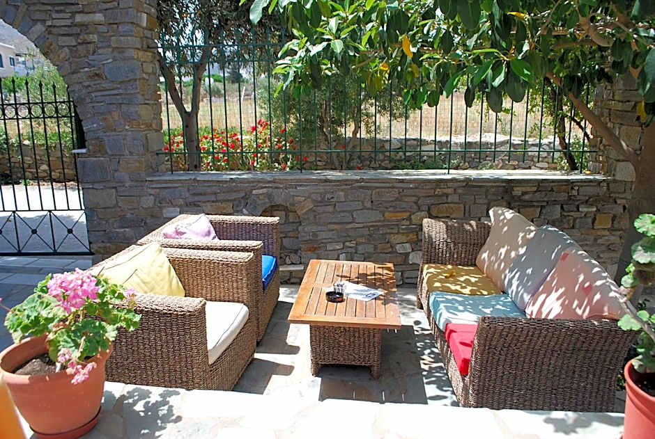 Siroco's Rooms And Studios