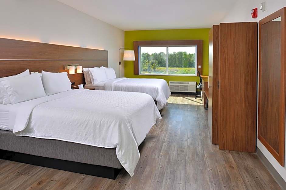 Photo 1 of 7 of Standard 1 King Bed, Mobility Accessible, Roll in Shower