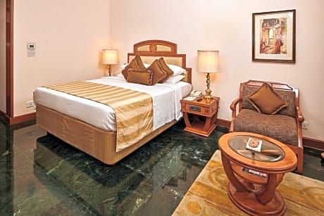 Executive Suite with Pool View - 30% Discount on Laundry