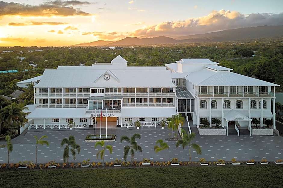 Sheraton Samoa Aggie Grey's Hotel & Bungalows
