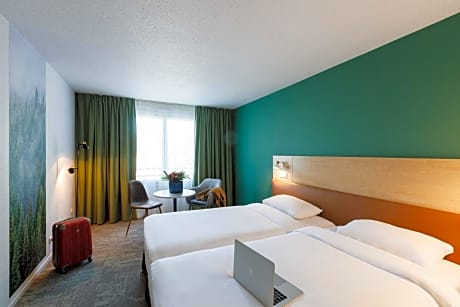 Reduced-mobility Room with Two Single Beds