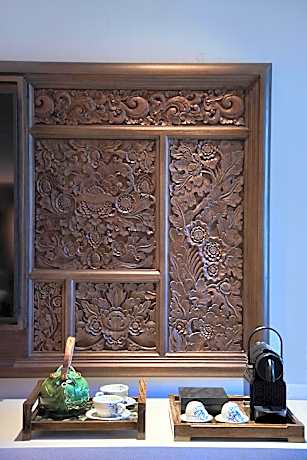 King Room with Pool View