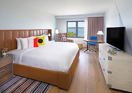 1 King Premium Potomac River View