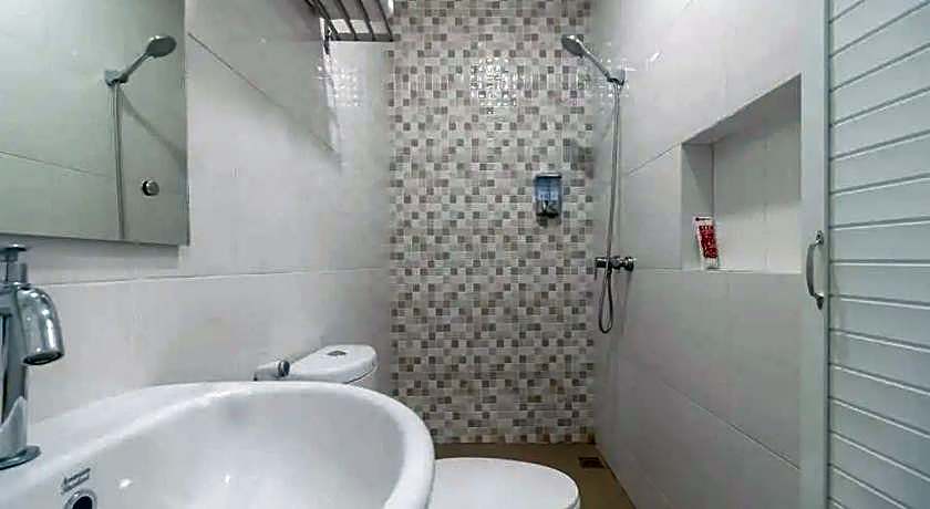 RedDoorz Plus @ Cemara Asri Medan