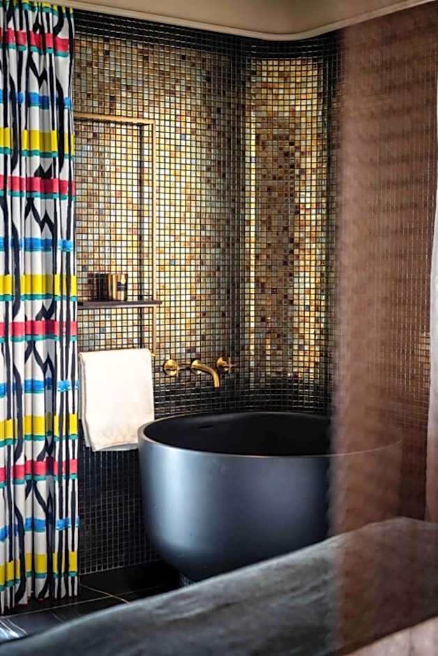 Upon Angels - Adults Only