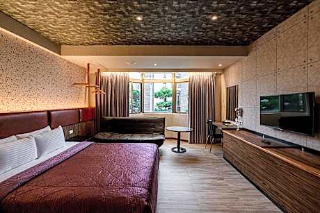 Junior Suite - Check-in After 6:00 PM