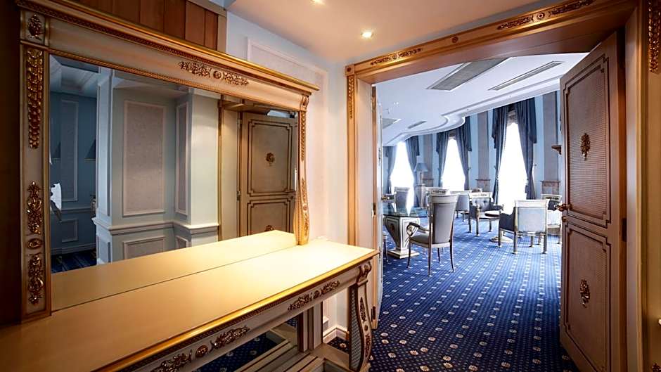 Crowne Plaza Hotel Minsk