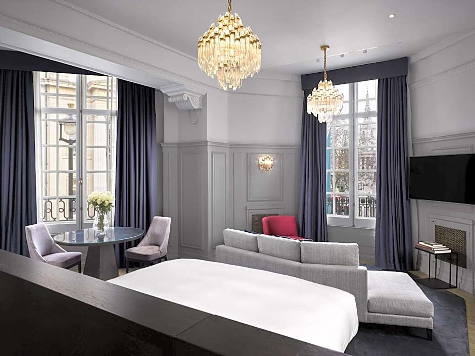 The Trafalgar St. James London, Curio Collection by Hilton