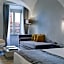 Terrace Pantheon Relais