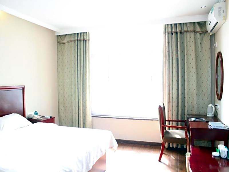 GreenTree Inn Henan Kaifeng Gulou Square Express hotel