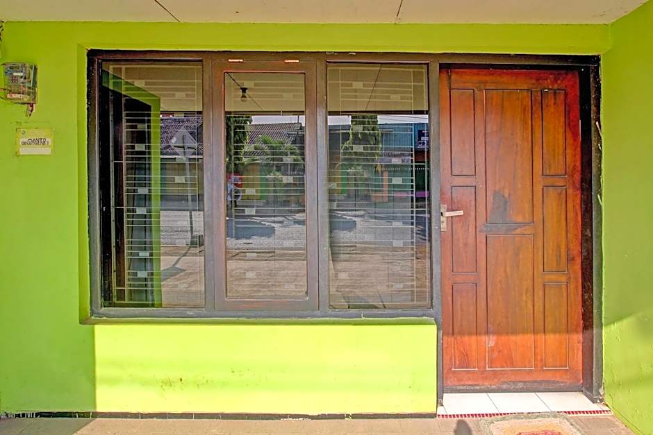 SPOT ON 91521 Mayong Guesthouse