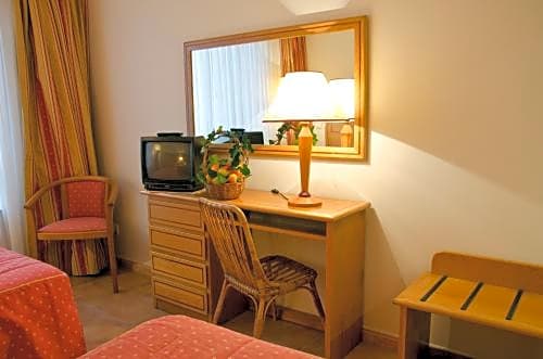 VIP Inn Miramonte Hotel