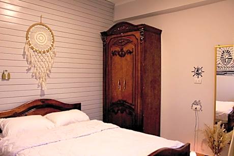 Queen Room with Garden View