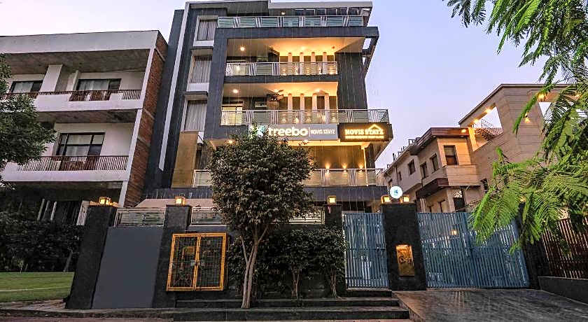 Townhouse Sector 30 Near Botanic Garden of Indian Republic