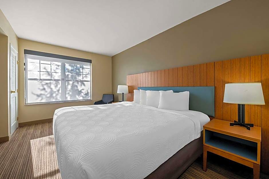 Country Inn & Suites by Radisson, Red Wing, MN