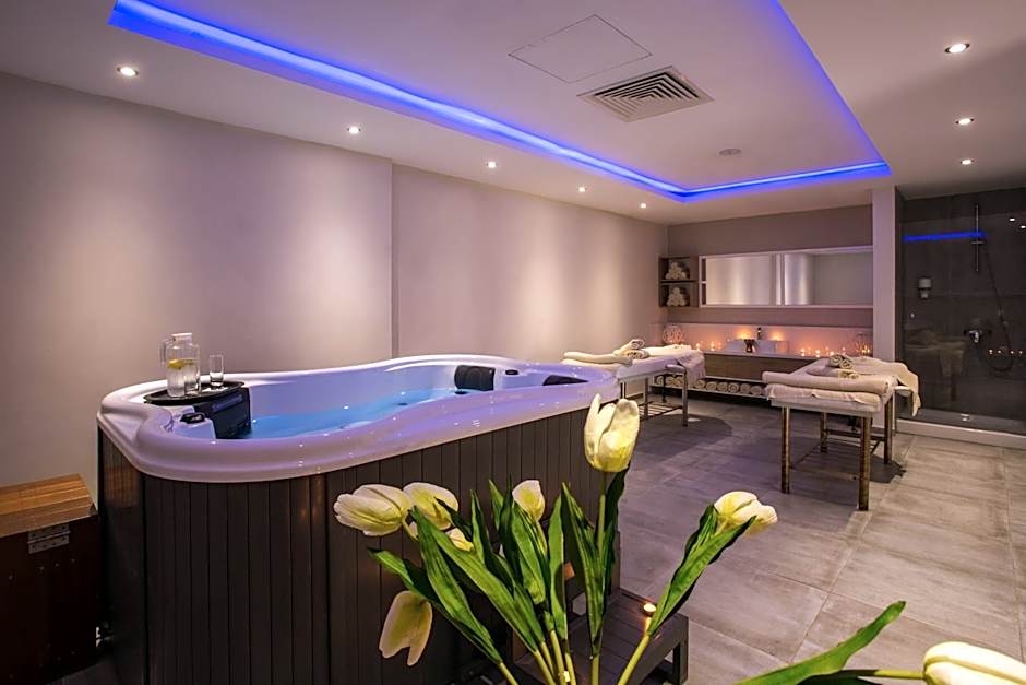 Golden Coast Beach Hotel