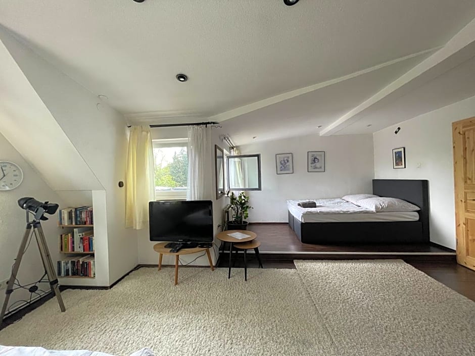 Albi Studio HH Airport – Hamburg, VA
