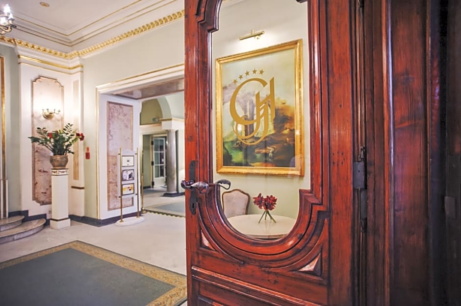 Grand Hotel