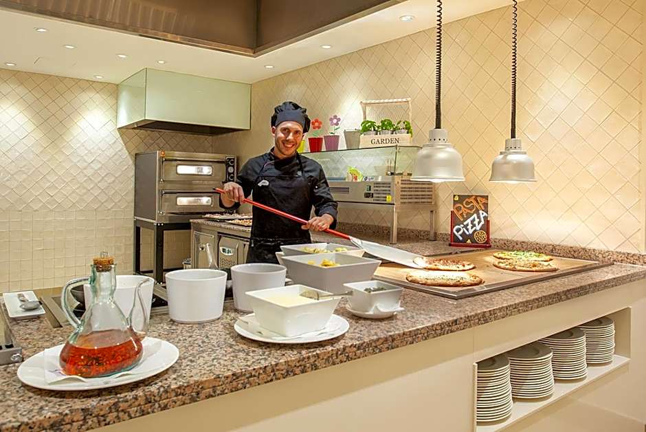 Grupotel Macarella Suites & Spa