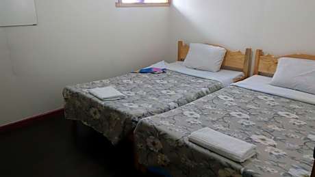 Twin Shared Bathroom