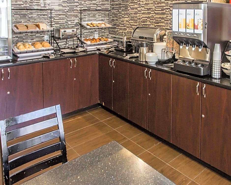 Rodeway Inn Bronx Zoo