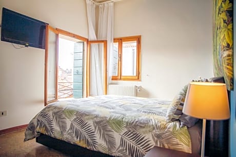 Double Room with Private External Bathroom