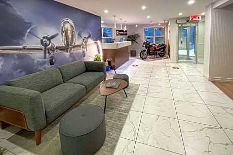 Clarion Pointe Quebec Airport