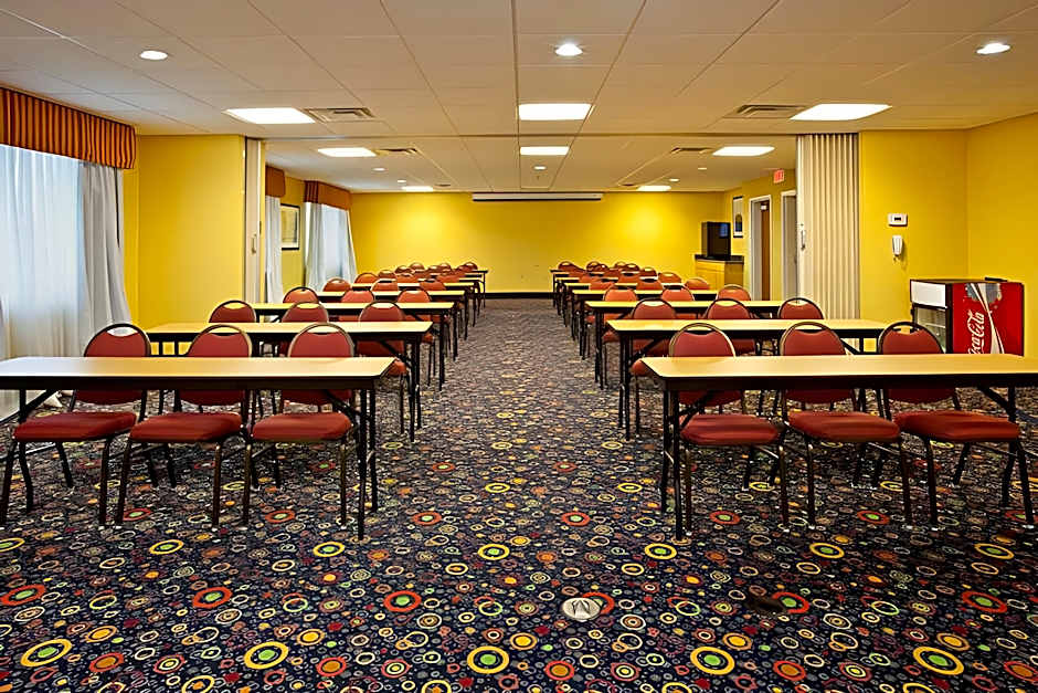 Holiday Inn Express Hotel & Suites Louisville South-Hillview By IHG