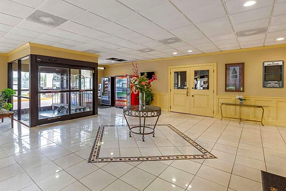 Quality Inn & Suites Hanes Mall
