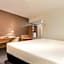 ibis Melbourne Hotel and Apartments