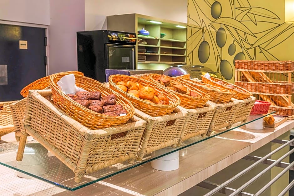 Ibis Oran Les Falaises