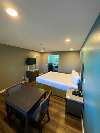 King Room - Non-Smoking