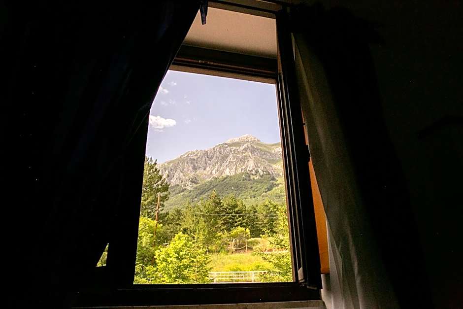 La Villetta Food & Drink Rooms for Rent - No Reception -