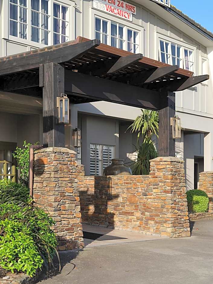 Suncourt Hotel & Conference Centre