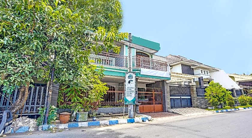 SPOT ON 91716 Kost Yy Syariah