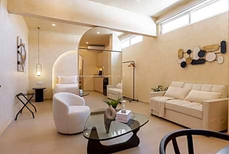 Presidential Studio with Gated Parking at Casas Sanblu