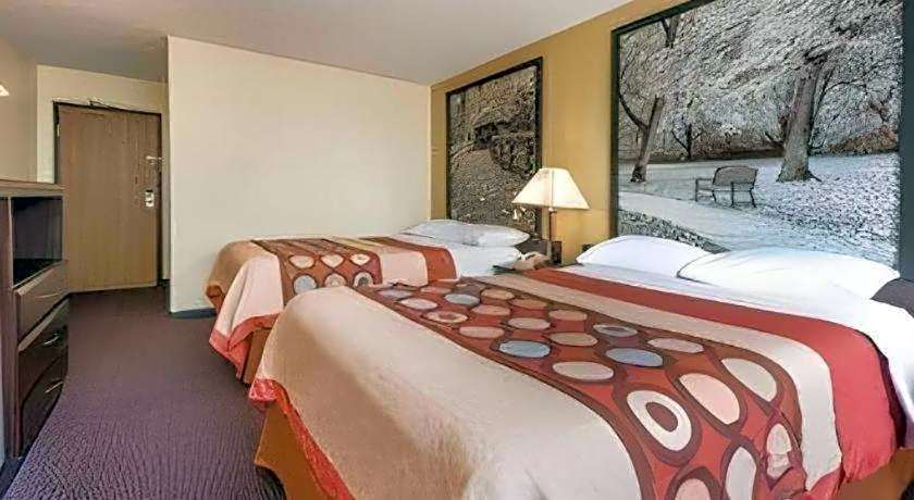 Super 8 by Wyndham Franklin/Middletown Area