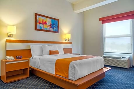 1 Queen Bed, Nonsmoking