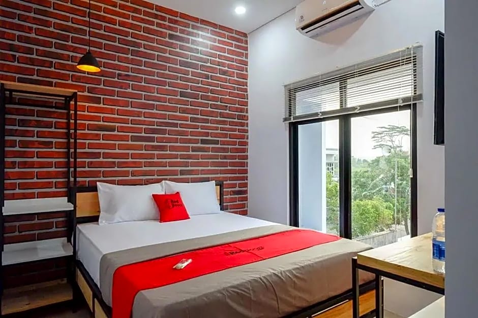 RedDoorz near Universitas Muhammadiyah Purwokerto 2